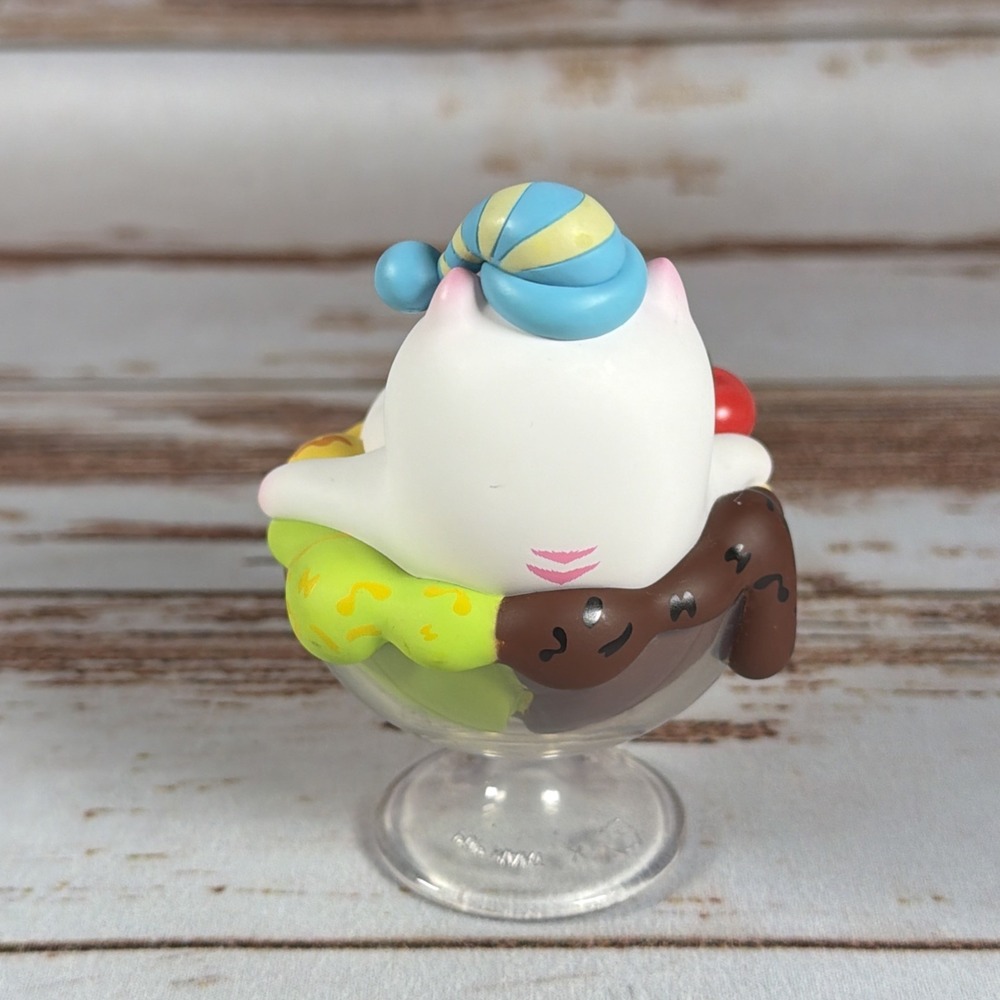 POP MART ViViCat Sweet & Delicate Series Action Figure Collectible - Picture 4 of 6